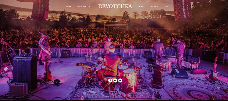 Devotchka website homepage example